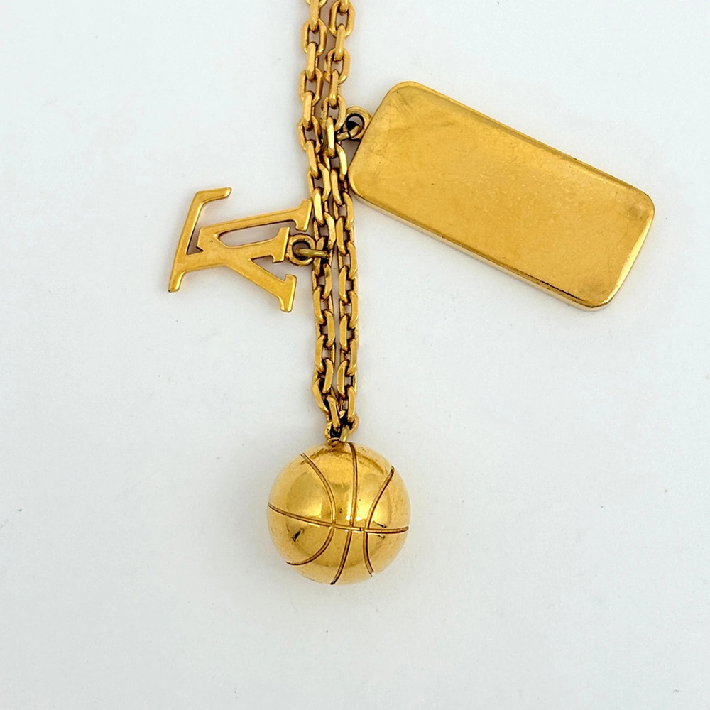 LOUIS VUITTON Gold Necklace - Picture 2 of 4